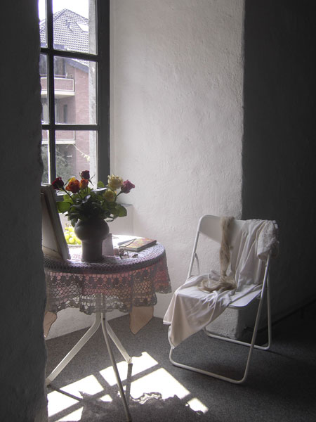 files/GabyLudwig/Installation/Tisch_aus_Trink_Maedle_Trink.jpg